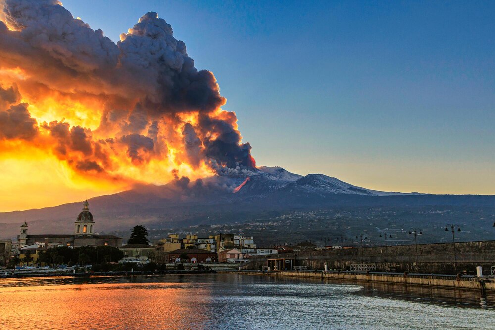 Mongibello - Etna: The Sicilian Volcano with Two Names 1
