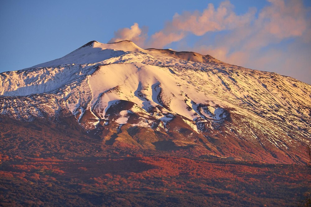 Mongibello - Etna: The Sicilian Volcano with Two Names 3